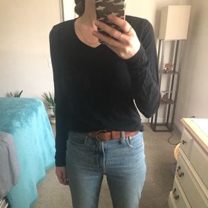 Pact long sleeves v-neck t-shirt.